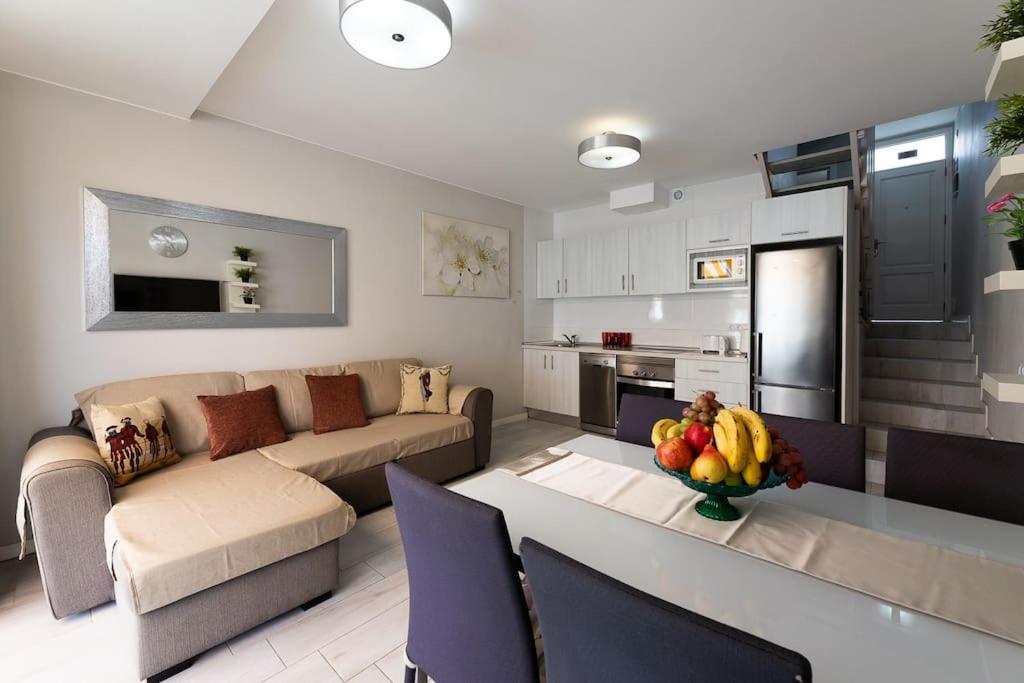 Beautiful Duplex In 3 Minutes Walking To The Beach In Playa De Las Americas Экстерьер фото